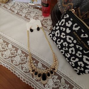 🥑 Necklace and Earrings Set